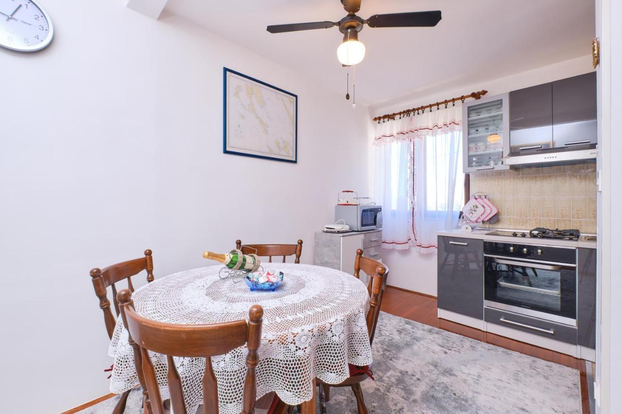Apartman Ana Mali Lošinj Екстериор снимка
