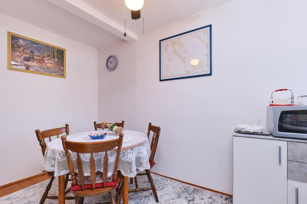 Apartman Ana Mali Lošinj Екстериор снимка